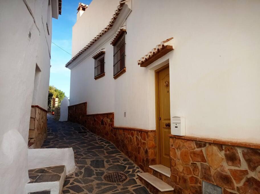Casa Canillas - For Solo Travelers Or Small Groups Of 4 To 6 People Canillas de Aceituno エクステリア 写真